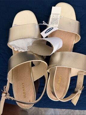 Old Navy Women's Metallic Gold Ankle-Strap Sandals
